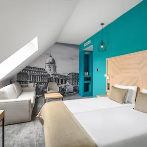 Hotell T62, Budapest